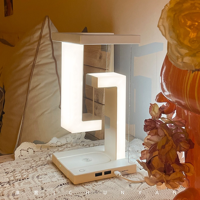 Nordic Wireless Phone-Charging Table Lamp